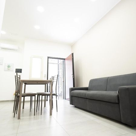 דירות קטאניה Casa Vacanza Serafino מראה חיצוני תמונה