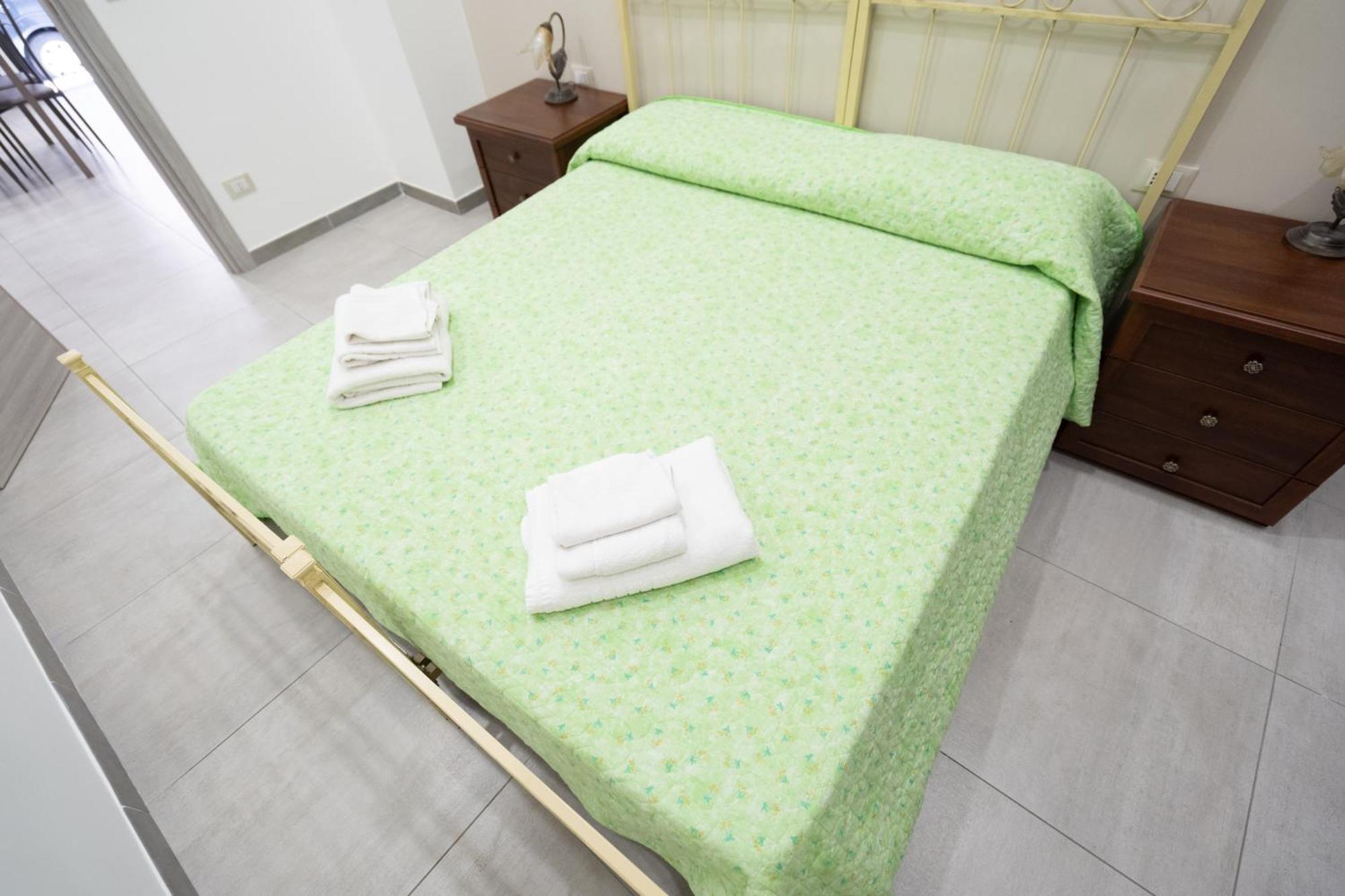 דירות קטאניה Casa Vacanza Serafino מראה חיצוני תמונה