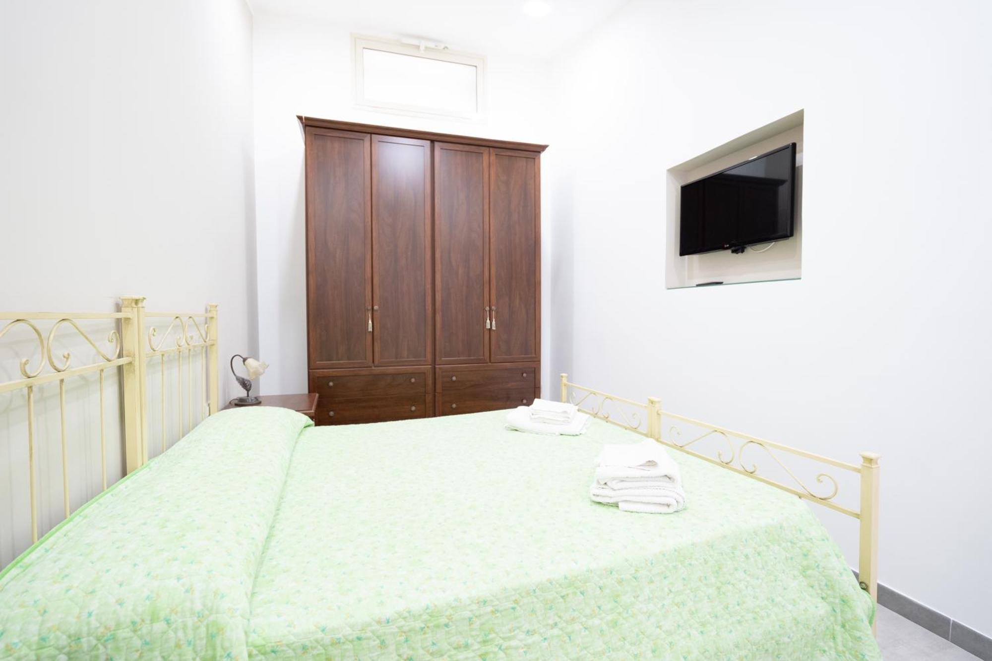 דירות קטאניה Casa Vacanza Serafino מראה חיצוני תמונה